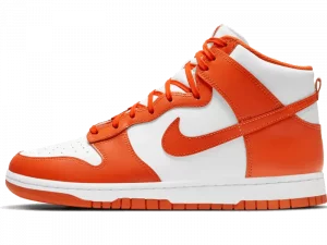 Revivez l'histoire du basketball avec la Nike Dunk High Syracuse. Une sneaker légendaire qui incarne l'esprit de compétition et le style vintage.