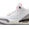 Plongez dans l'histoire avec l'Air Jordan Retro White Cement Reimagined. Une réinterprétation audacieuse d'un classique emblématique, fusionnant héritage et innovation.