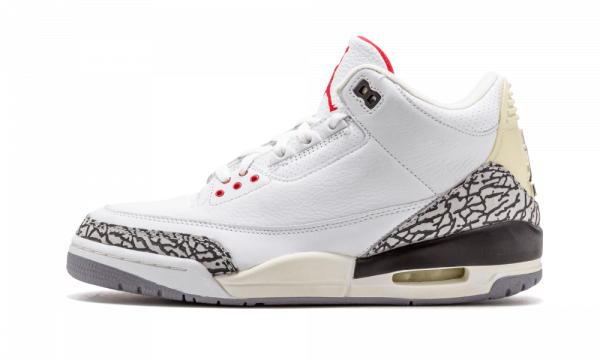 Plongez dans l'histoire avec l'Air Jordan Retro White Cement Reimagined. Une réinterprétation audacieuse d'un classique emblématique, fusionnant héritage et innovation.