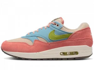 Plongez dans l'essence de la réinvention avec l'Air Max 1 Light Madder Root. Une interprétation contemporaine d'un classique intemporel, alliant confort et style.