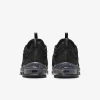 Plongez dans l'aventure avec la Nike Air Max Terrascape 97. Une fusion audacieuse de style et de performance, conçue pour les explorateurs urbains modernes.