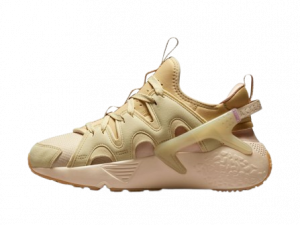Découvrez l'élégance artisanale de la Nike Huarache Craft Sable. Un mariage parfait entre tradition et modernité, offrant un confort inégalé et un style distinctif pour chaque démarche.