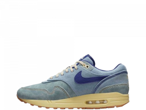 Plongez dans l'authenticité du denim avec la Nike Air Max 1 PRM Dirty Denim. Une fusion de style vintage et de confort contemporain pour une allure décontractée et élégante à chaque pas.