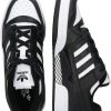 Plongez dans le style rétro avec l'Adidas Forum Low CL. Une icône du streetwear qui marie élégance et confort pour une allure vintage inégalée.