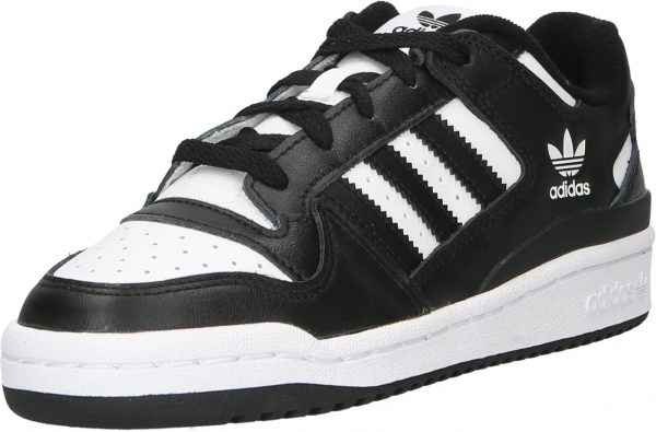 Plongez dans le style rétro avec l'Adidas Forum Low CL. Une icône du streetwear qui marie élégance et confort pour une allure vintage inégalée.